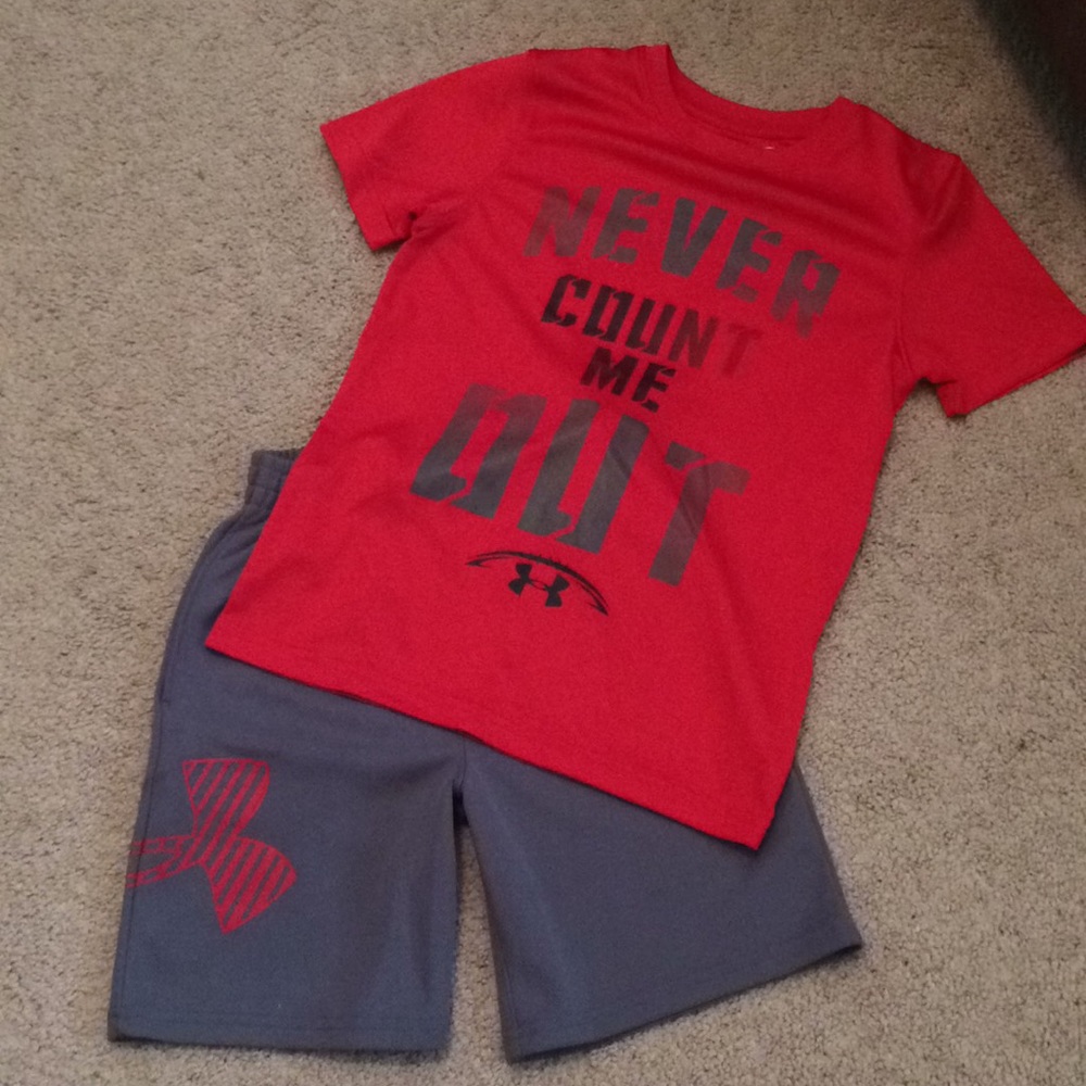 Boy's Under Armour outfit